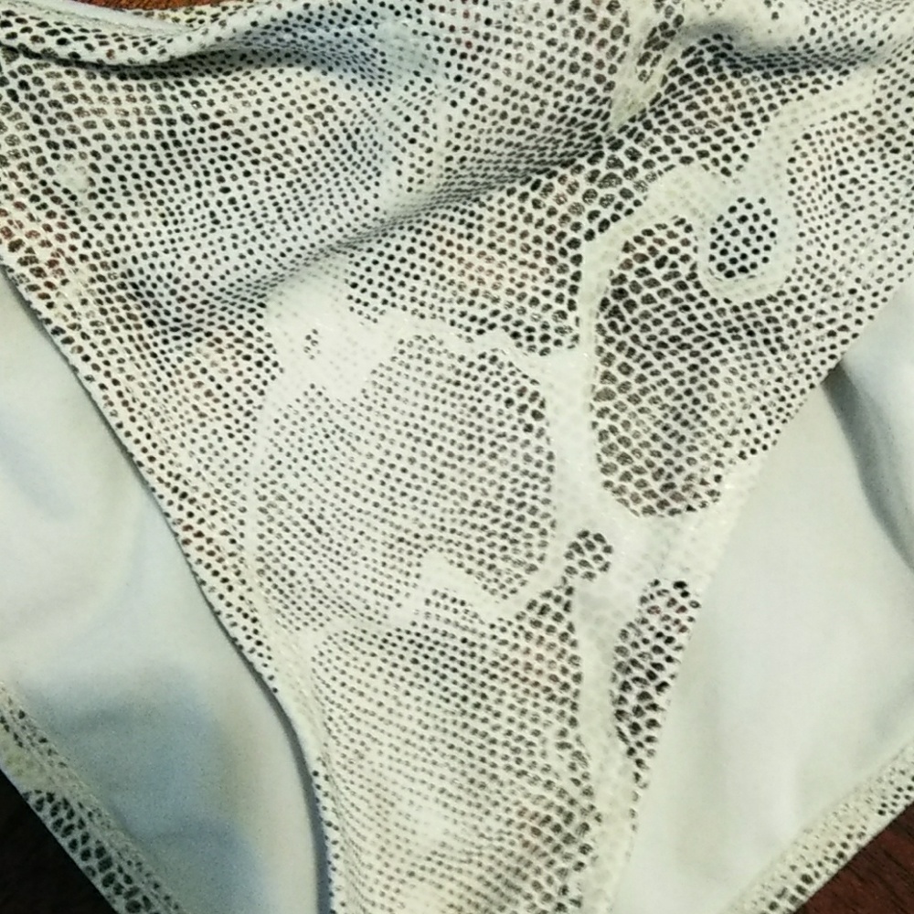 bathing suit - Picture 3 of 4